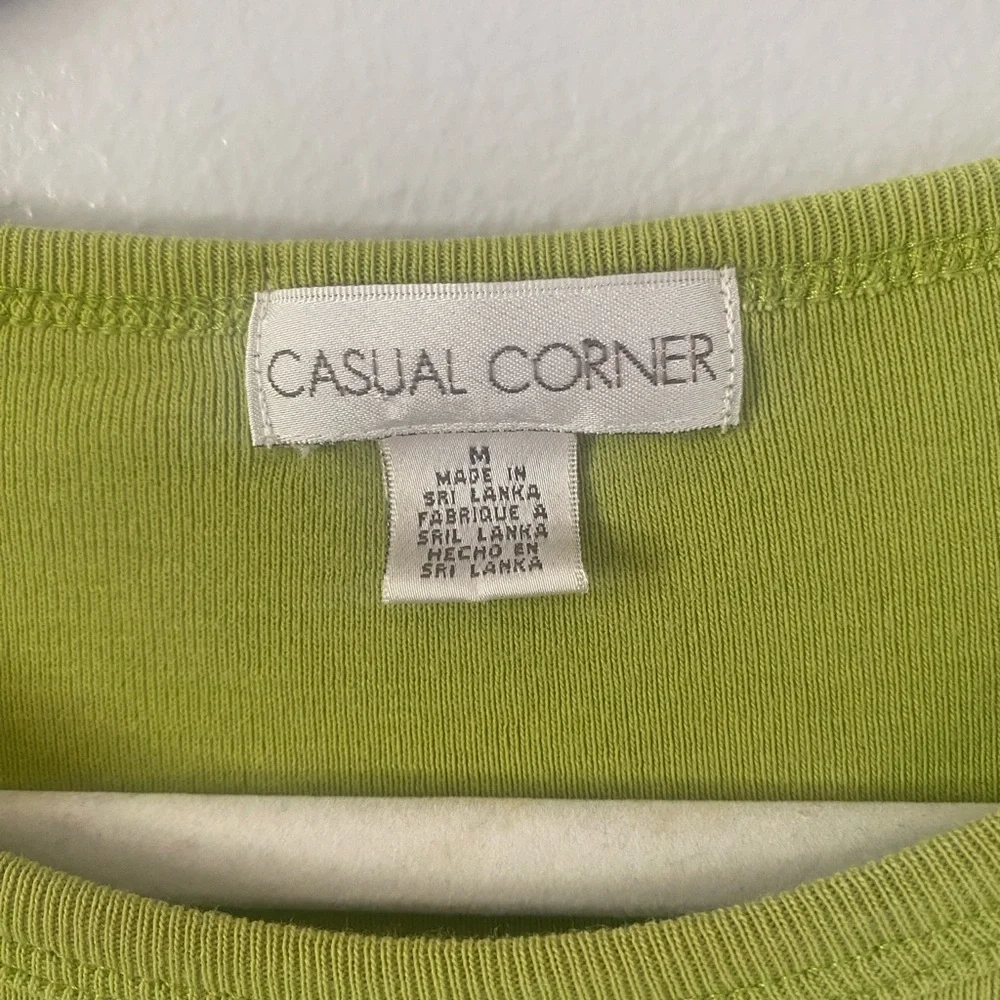Casual Corner women's chartreuse short sleeve t-shirt size M cotton dopamine - Picture 3 of 4